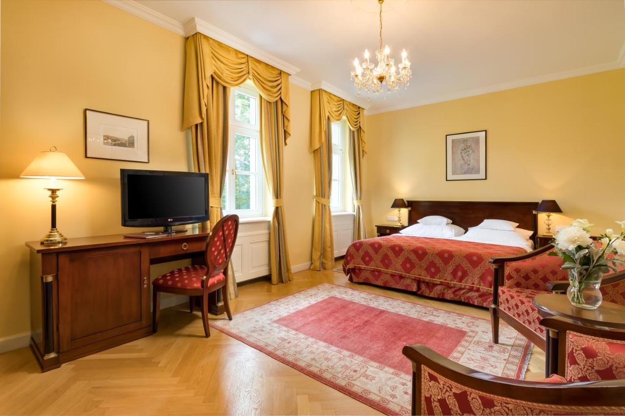 Castle Hotel Grof Degenfeld Tarcal Exterior foto