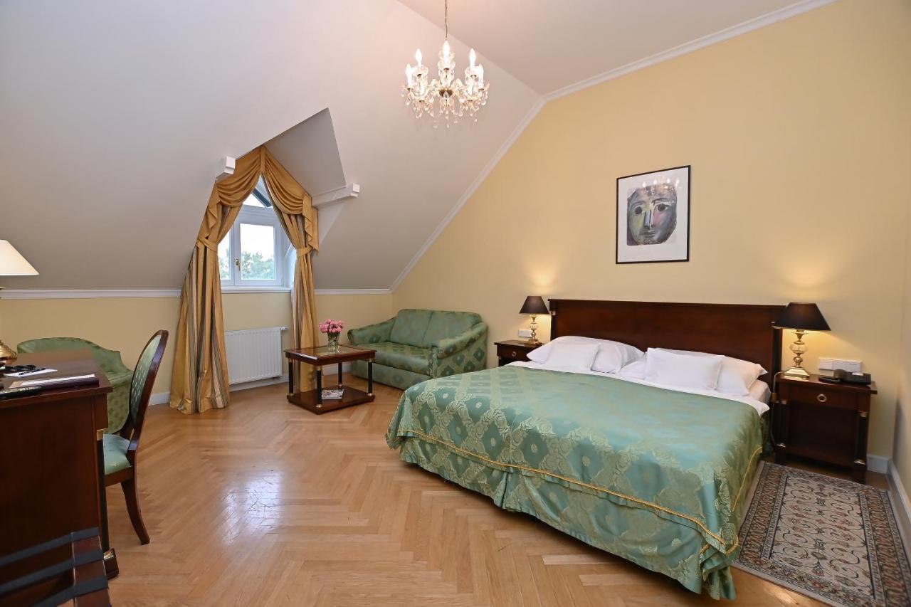 Castle Hotel Grof Degenfeld Tarcal Exterior foto