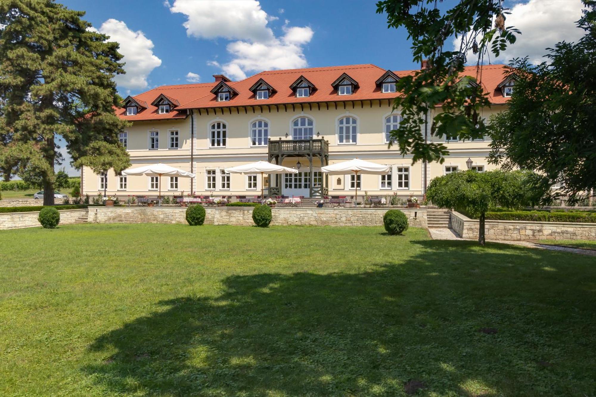 Castle Hotel Grof Degenfeld Tarcal Exterior foto